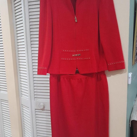 S.T John (size 14) - Picture 8 of 8